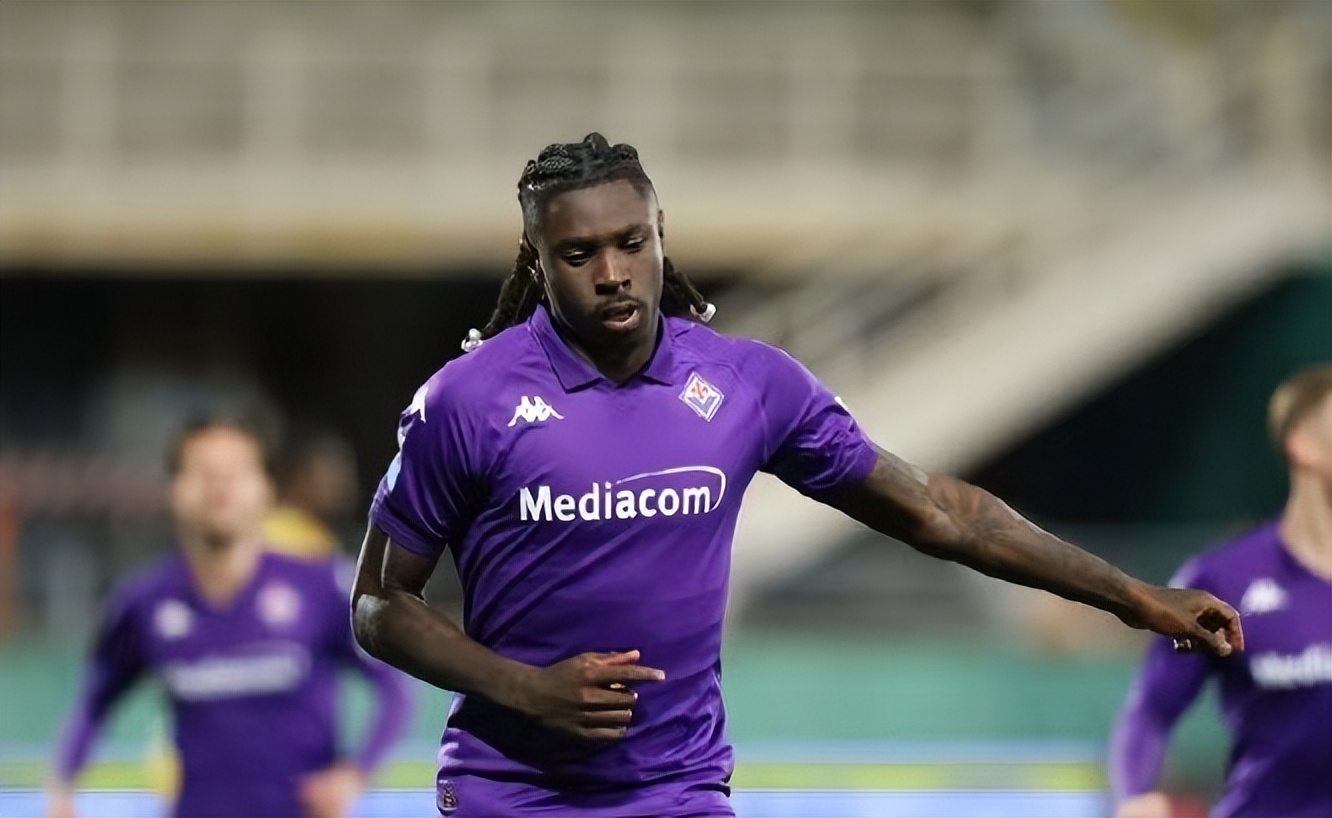 九游游戏中心包含Ming巅峰对决，西亚卡姆与70激战尤文图斯分钟，战术调整胜负难料！的词条